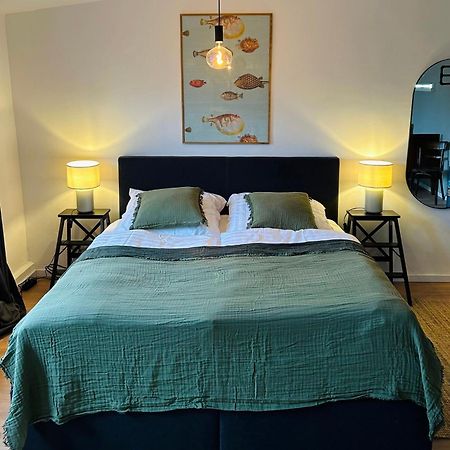 Feelslikehome - Urbane Altbauwohnung Mit Dachterasse& Parkplatz Bochum Luaran gambar