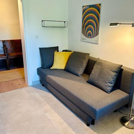 Feelslikehome - Urbane Altbauwohnung Mit Dachterasse& Parkplatz Bochum Luaran gambar