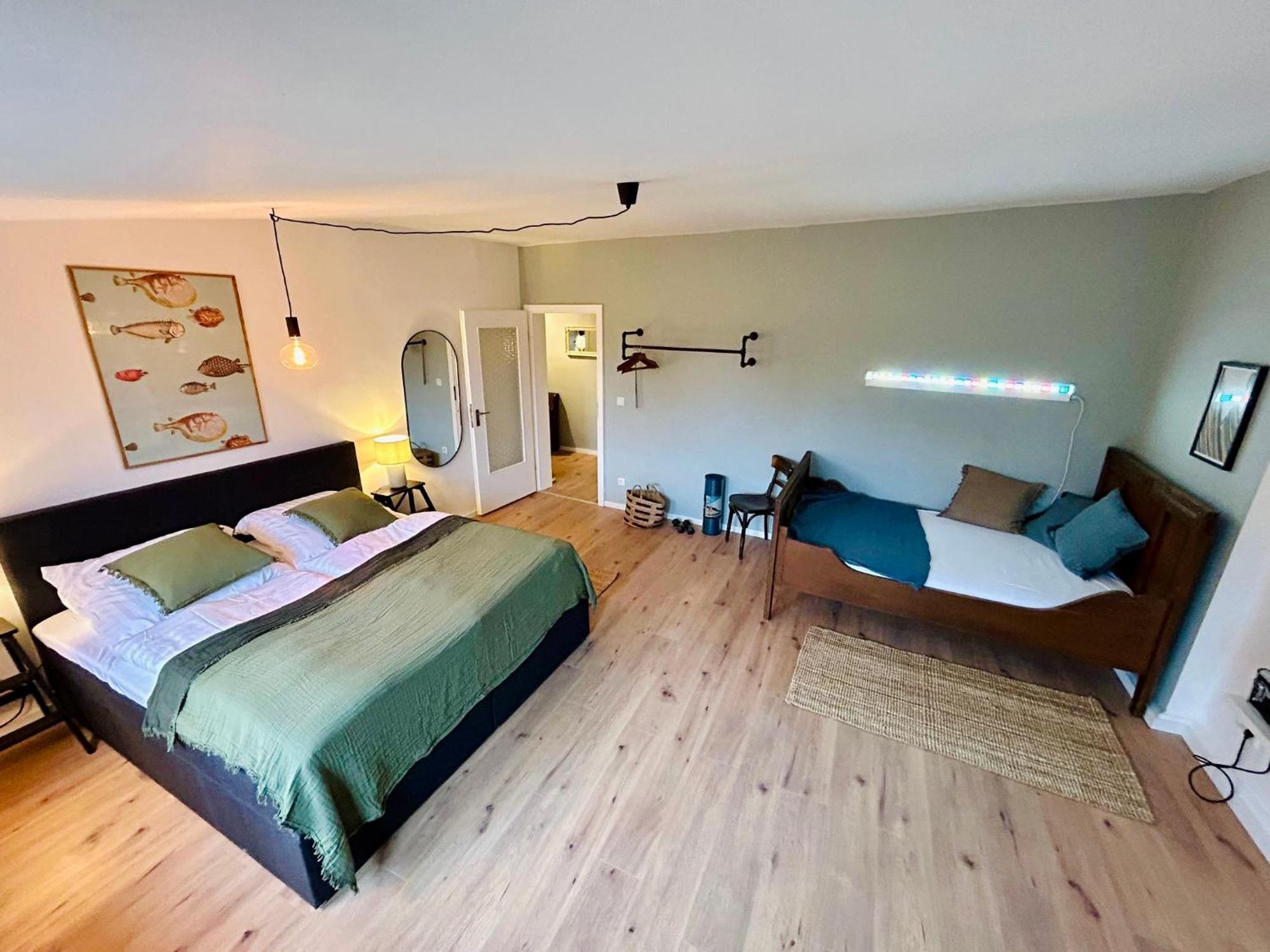 Feelslikehome - Urbane Altbauwohnung Mit Dachterasse& Parkplatz Bochum Luaran gambar