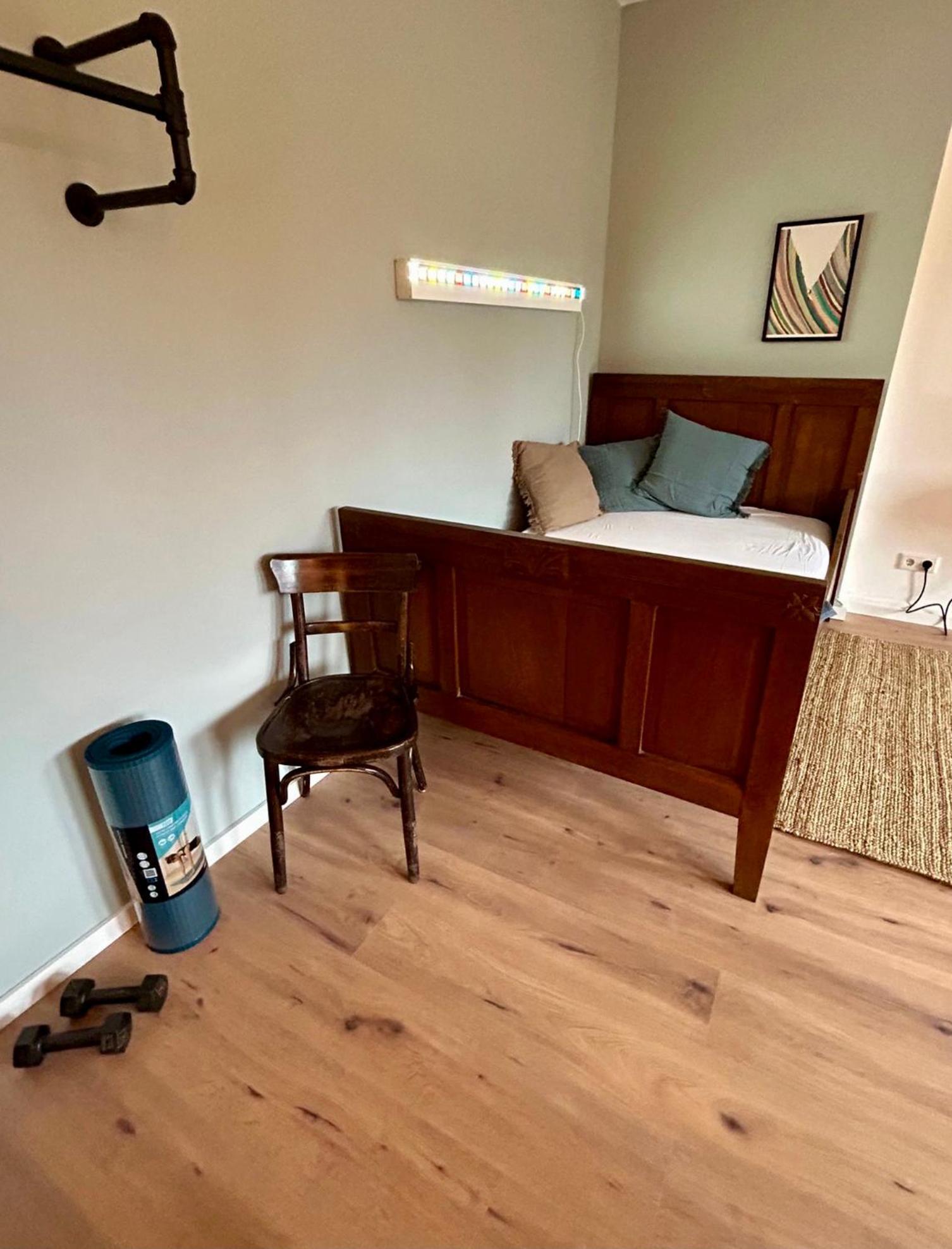 Feelslikehome - Urbane Altbauwohnung Mit Dachterasse& Parkplatz Bochum Luaran gambar