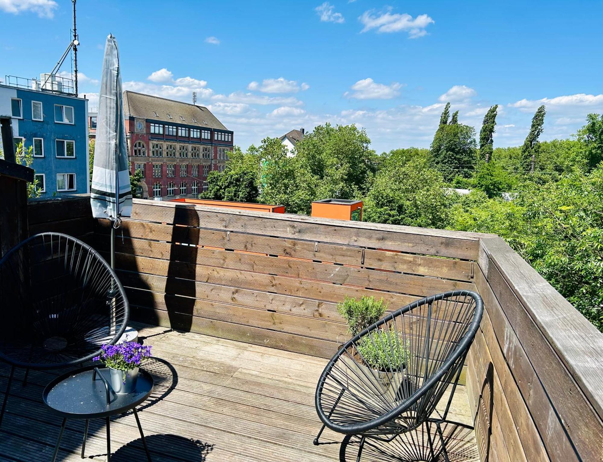 Feelslikehome - Urbane Altbauwohnung Mit Dachterasse& Parkplatz Bochum Luaran gambar